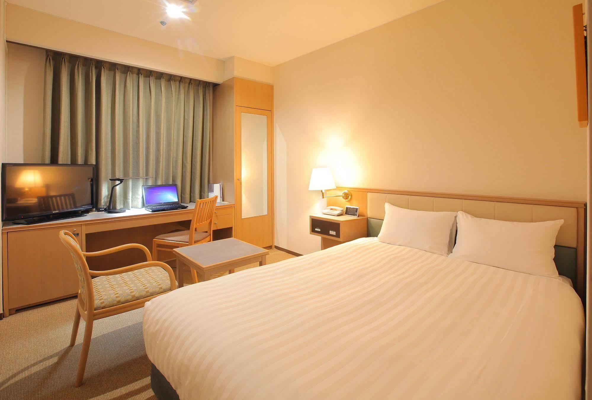 Odakyu Station Hotel Hon-Ацуги Экстерьер фото