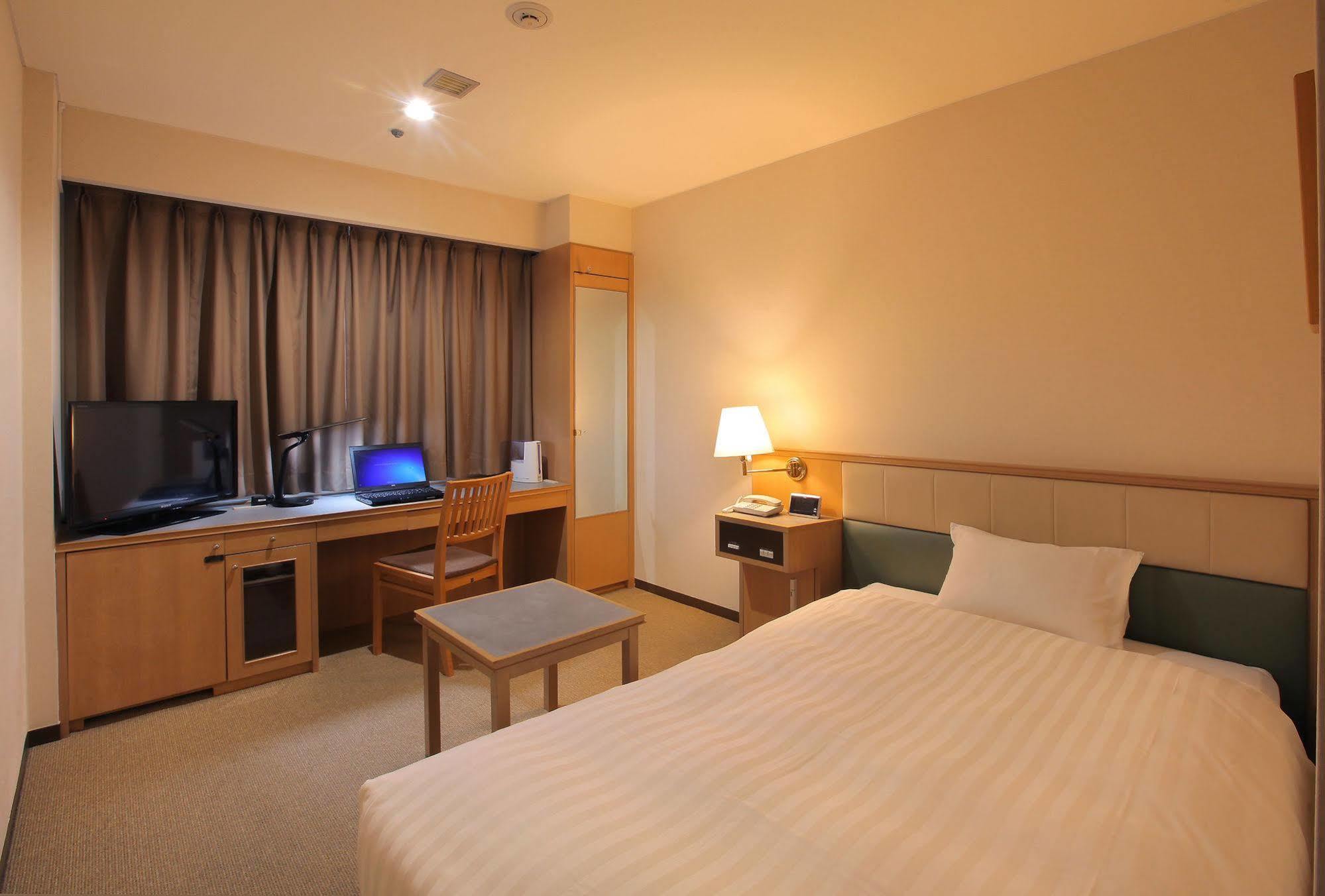 Odakyu Station Hotel Hon-Ацуги Экстерьер фото